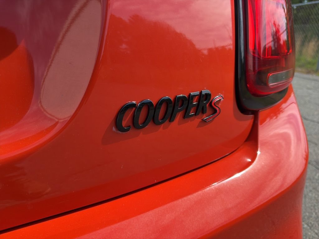 Used 2020 MINI Cooper S 2-Door Hardtop FWD image 14