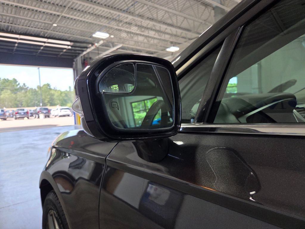 Used 2015 Ford Fusion SE FWD image 13