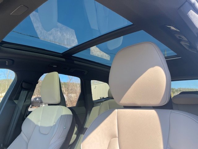 New 2026 Volvo XC60 B5 Plus w/ Protection Package Premier AWD/4WD image 13