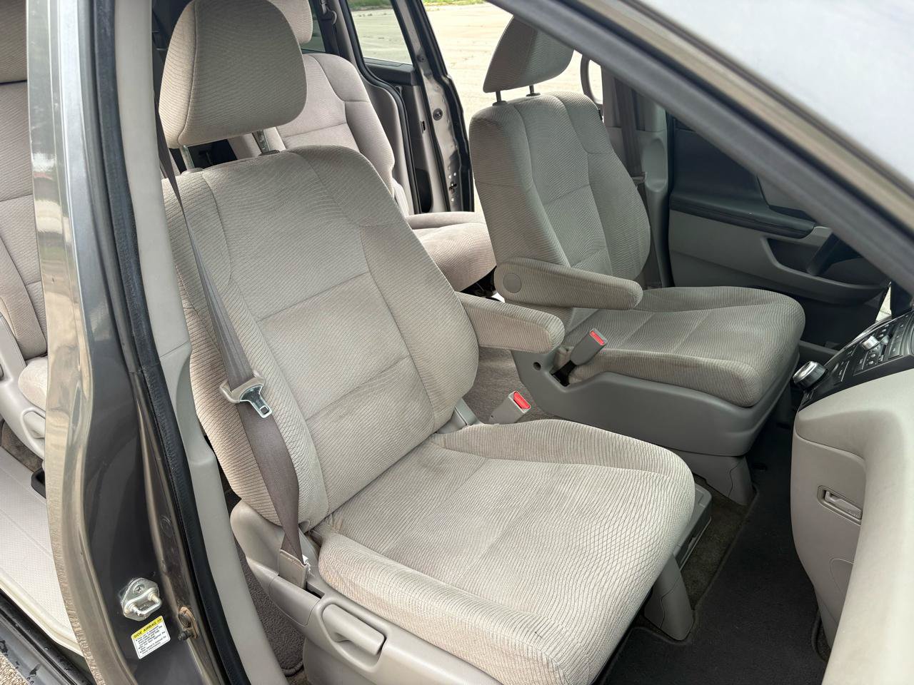 Used 2011 Honda Odyssey LX image 30