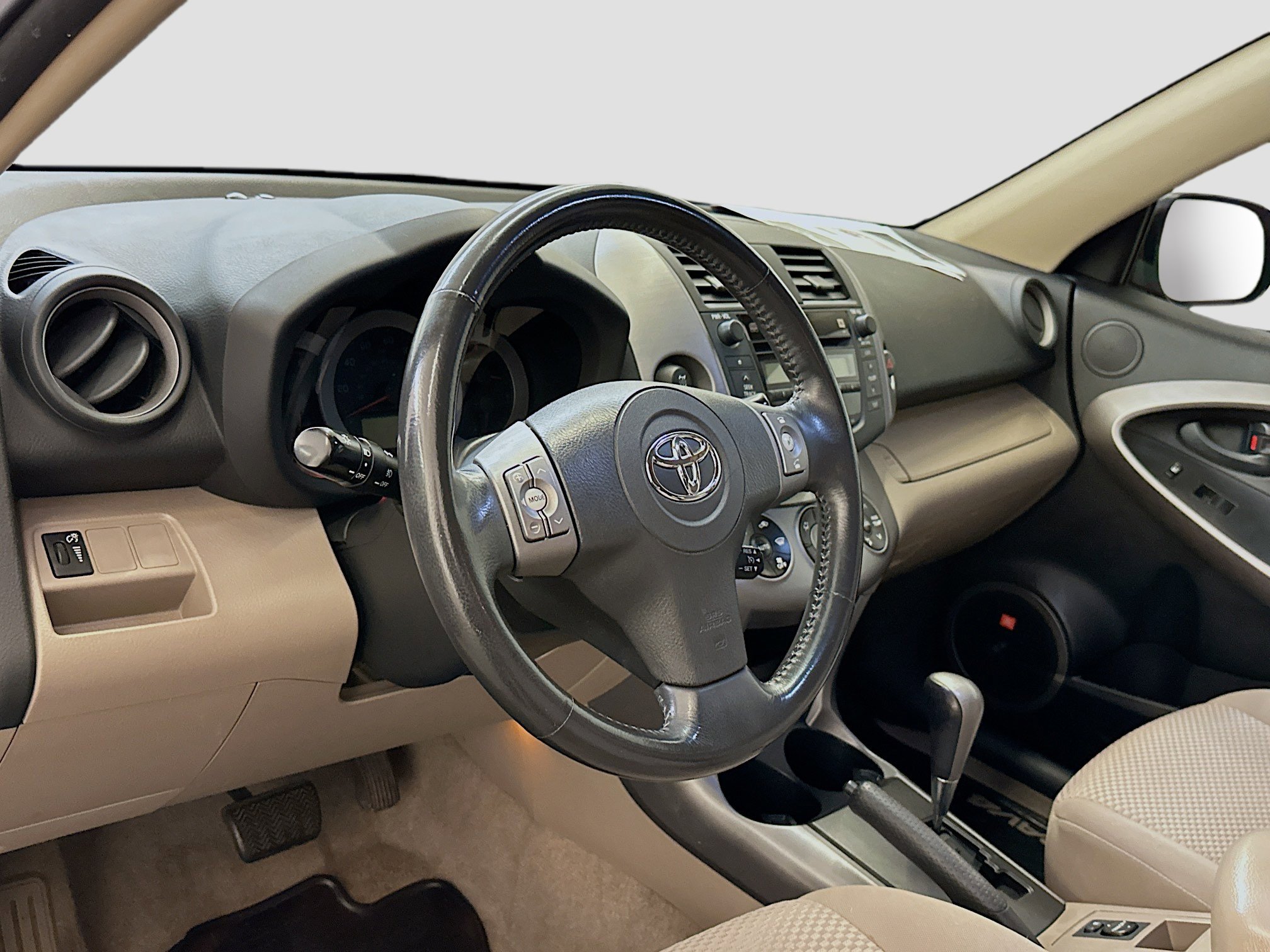Used 2007 Toyota RAV4 Limited AWD/4WD image 18
