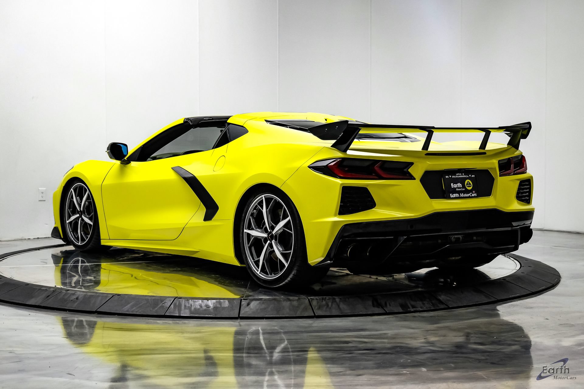 Used 2021 Chevrolet Corvette Stingray Premium Cpe w/ Z51 Performance Package RWD image 13