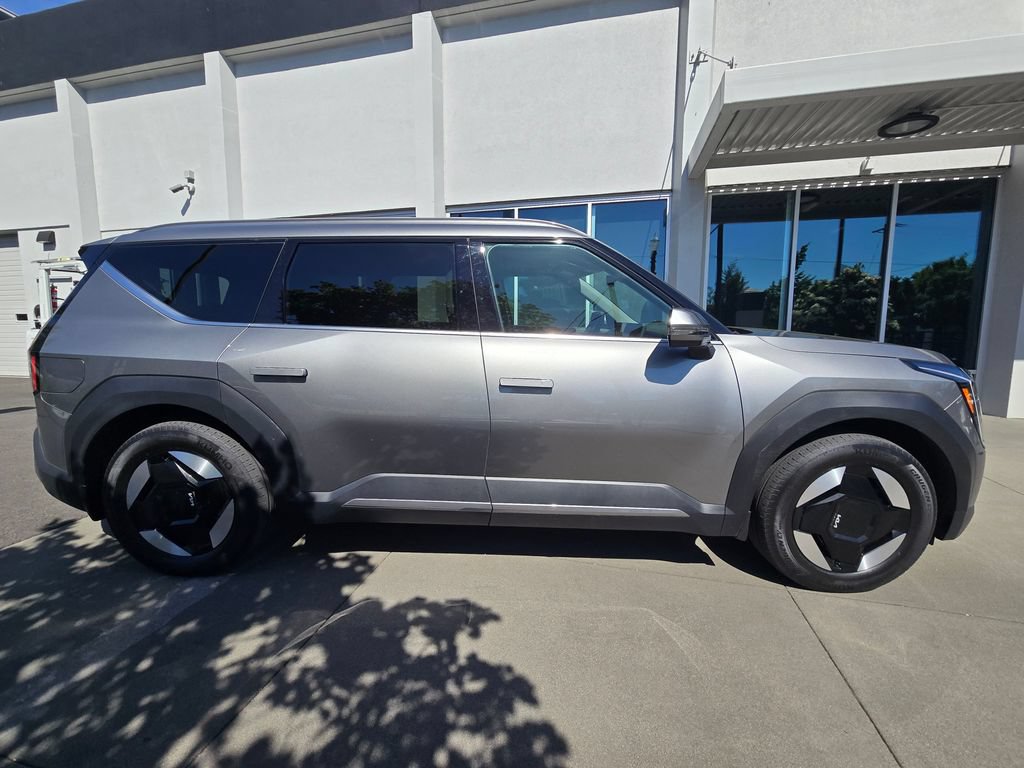Certified 2024 Kia EV9 Wind AWD/4WD image 3