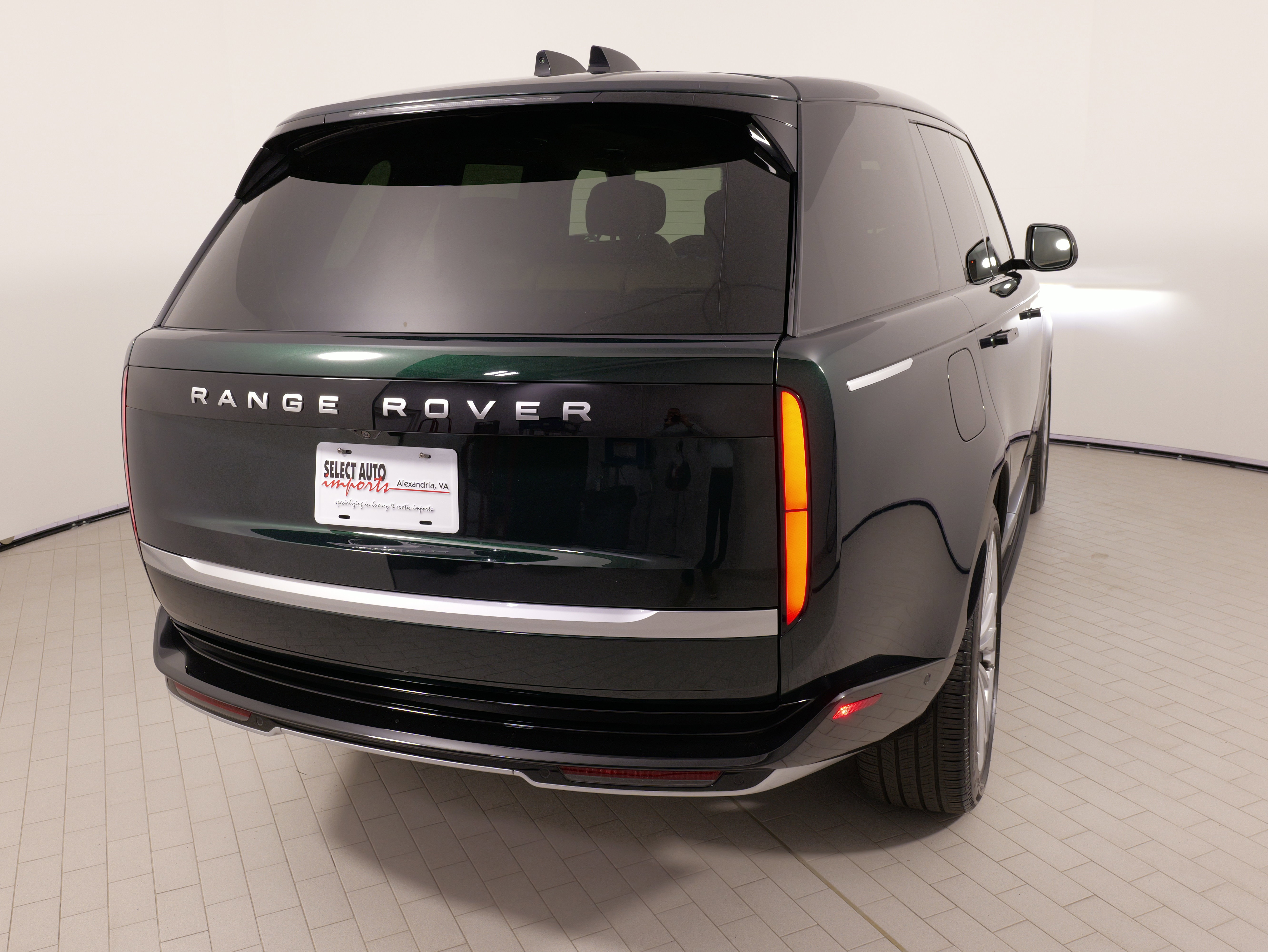 Used 2025 Land Rover Range Rover Autobiography image 12
