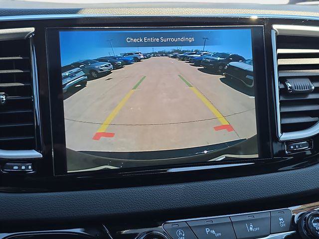 Used 2025 Chrysler Pacifica Select FWD image 27