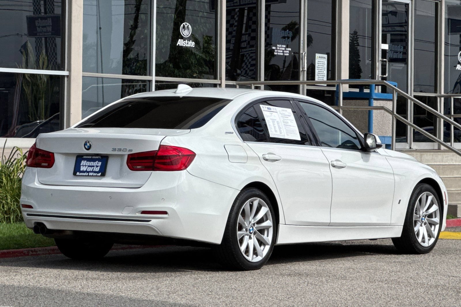 Used 2017 BMW 330e RWD image 4
