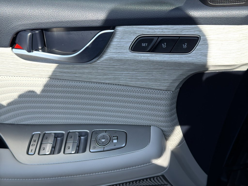 Used 2025 Hyundai Palisade Calligraphy image 10
