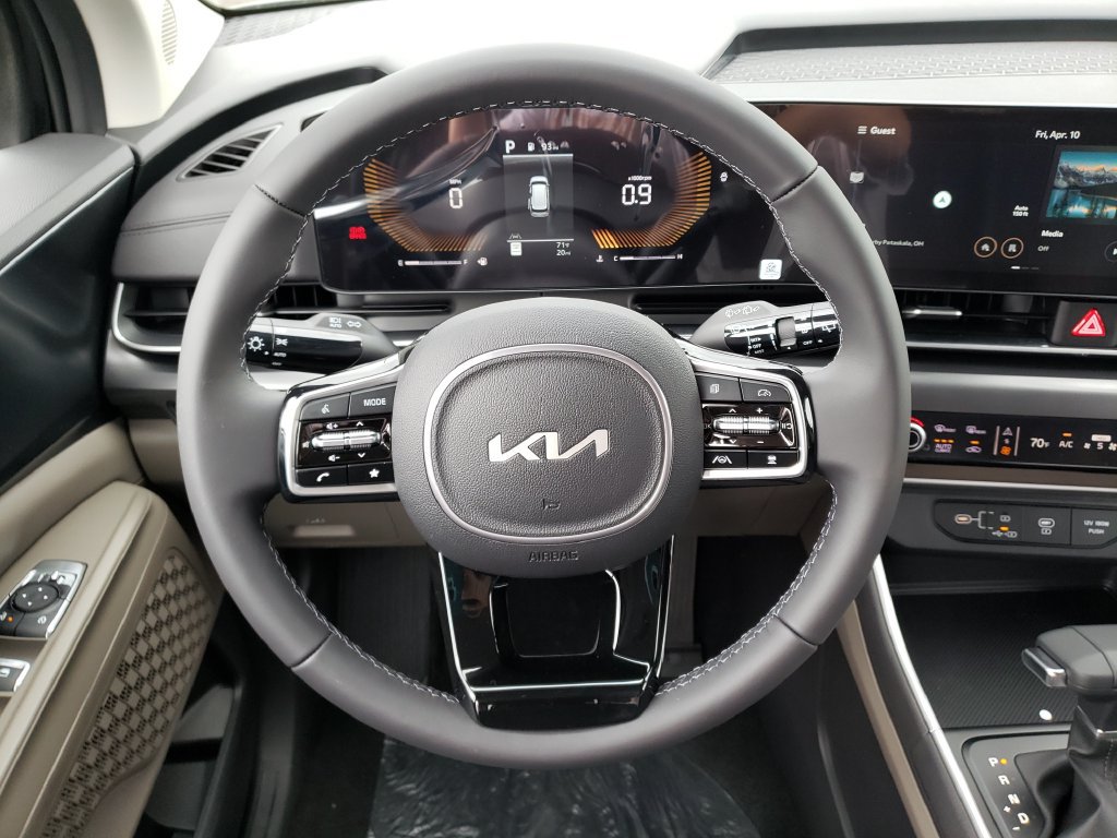 New 2026 Kia Carnival FWD image 10
