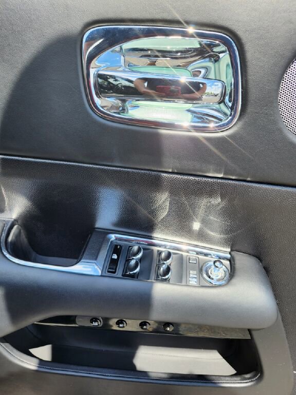 Used 2015 Rolls-Royce Wraith RWD image 19