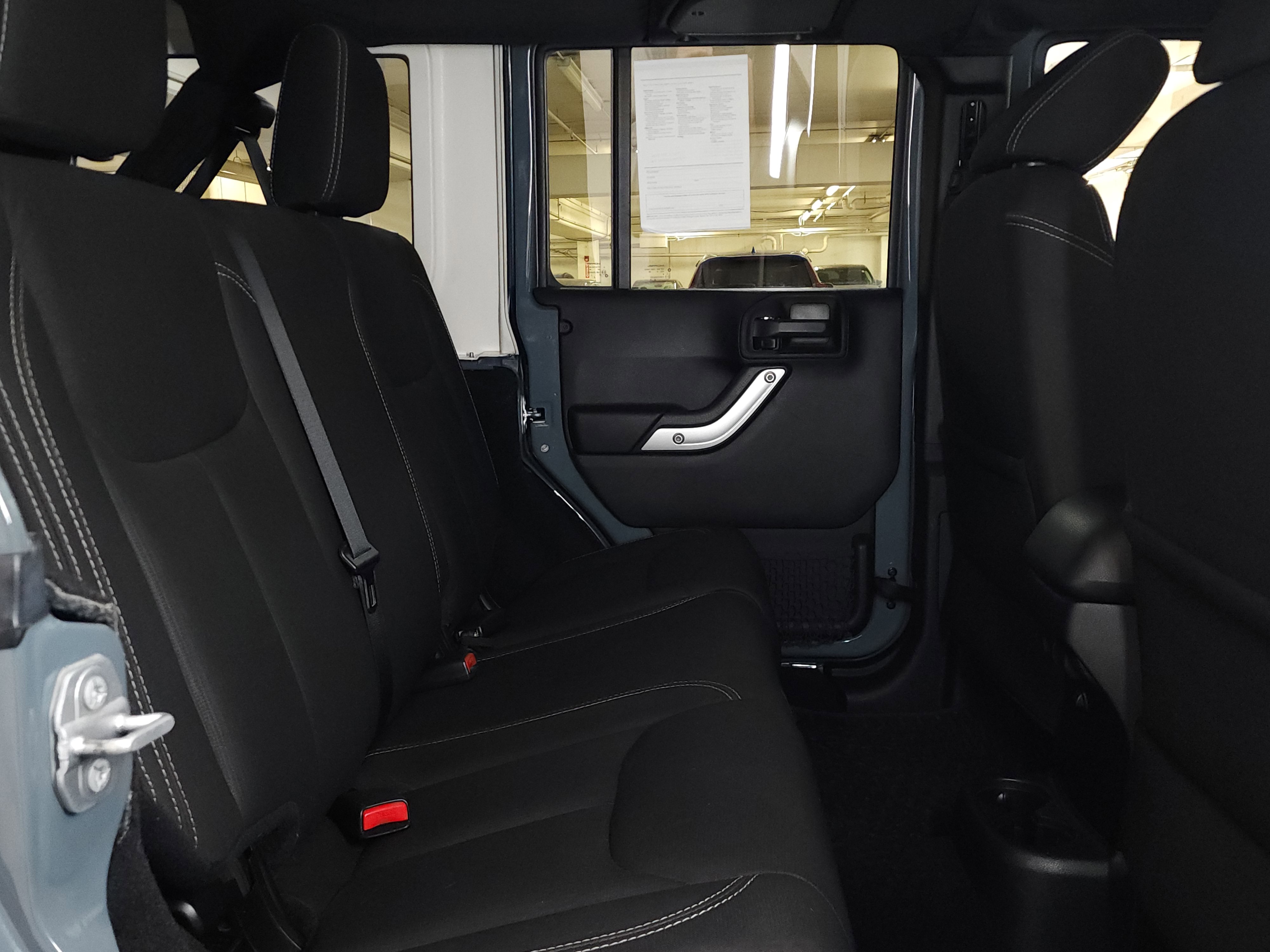 Used 2015 Jeep Wrangler Unlimited Sahara w/ Connectivity Group image 20