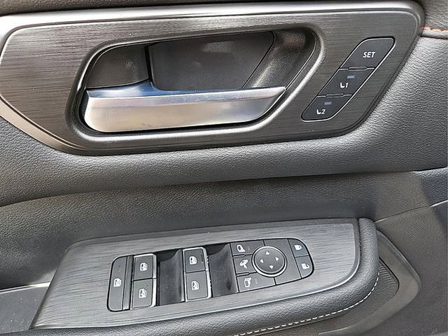 Used 2025 Nissan Armada PRO-4X image 17