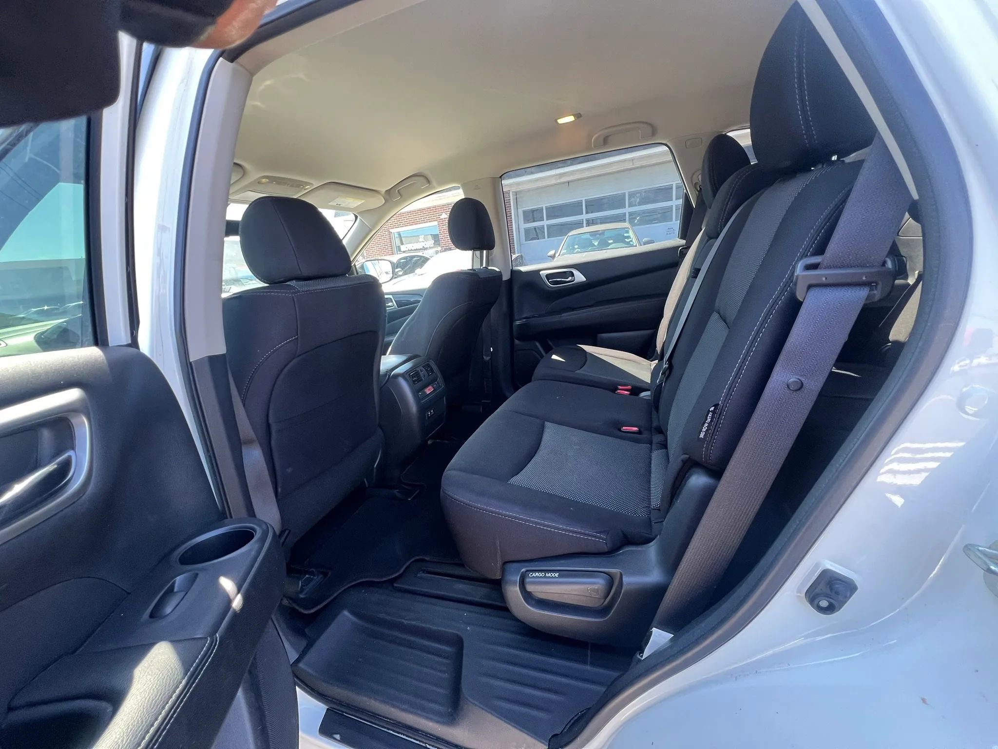 Used 2019 Nissan Pathfinder S image 27
