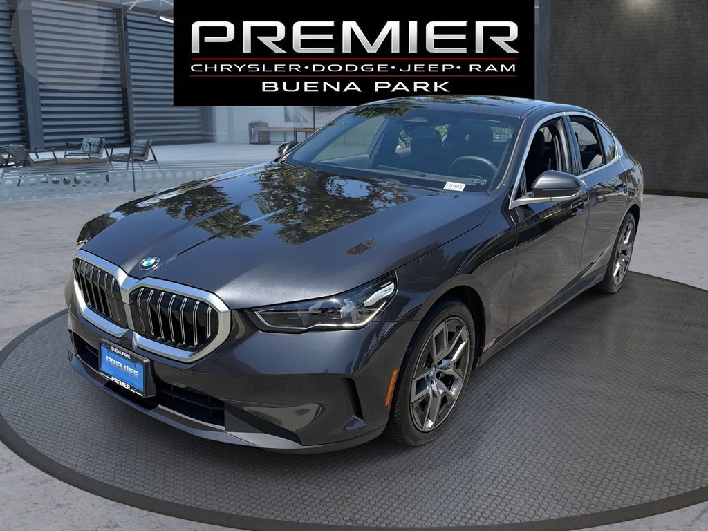 Used 2026 BMW 530i RWD image 1