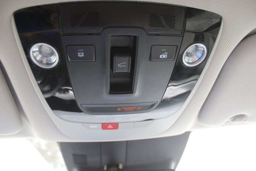 Certified 2025 Kia Sorento S w/ Panoramic Sunroof Package image 54