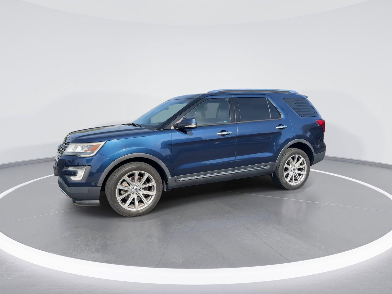 Used 2017 Ford Explorer Limited w/ Equipment Group 301A image 5