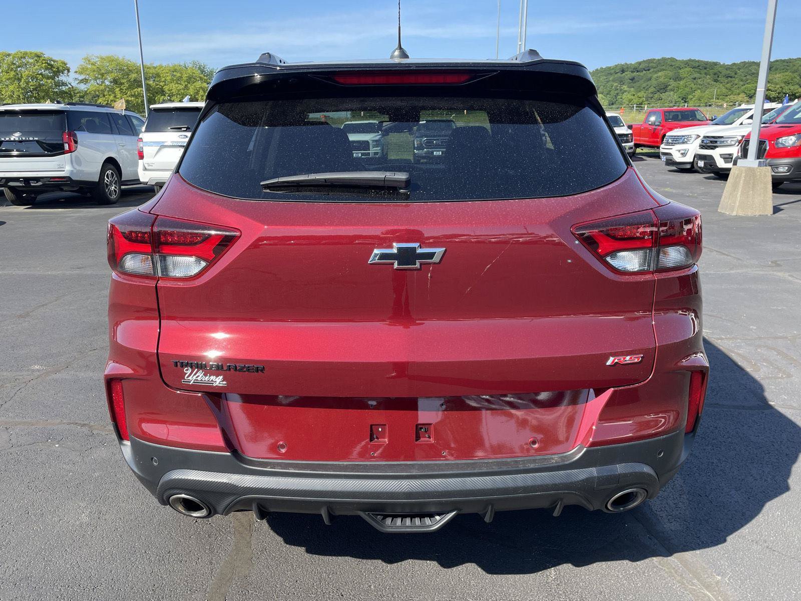 Used 2023 Chevrolet TrailBlazer RS w/ Sun and Liftgate Package FWD image 4