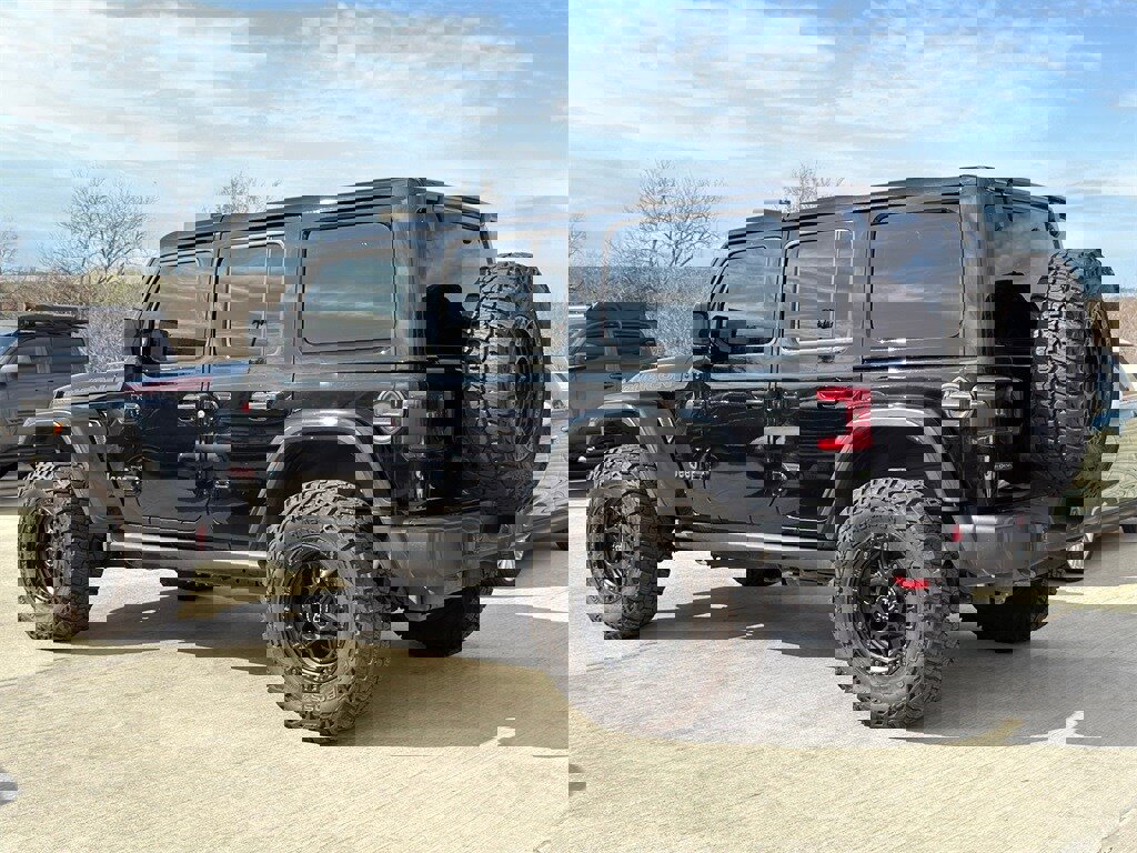 Used 2023 Jeep Wrangler Unlimited Rubicon w/ LED Lighting Group image 9