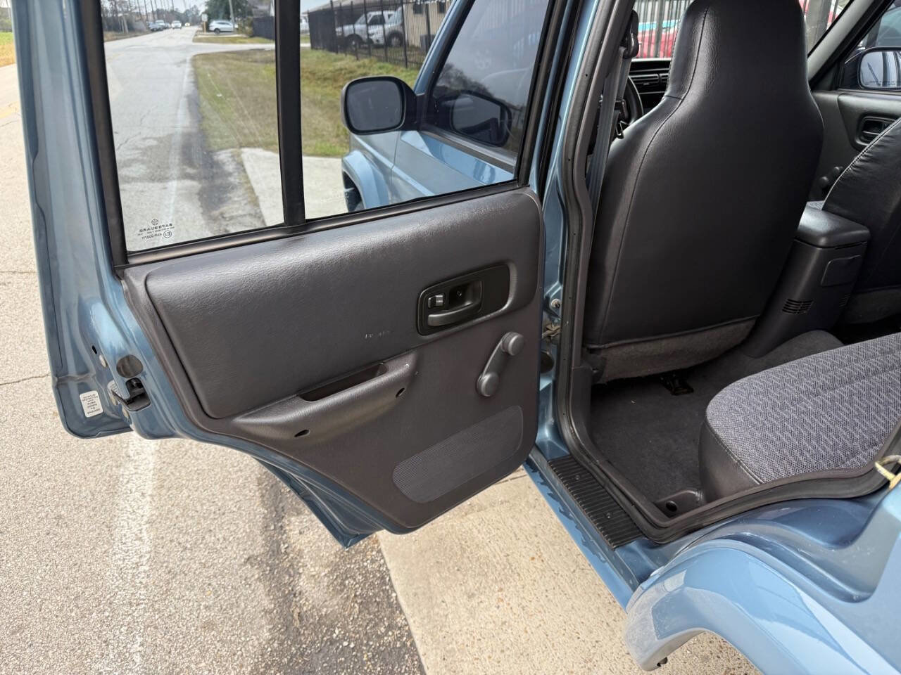 Used 1999 Jeep Cherokee SE image 22