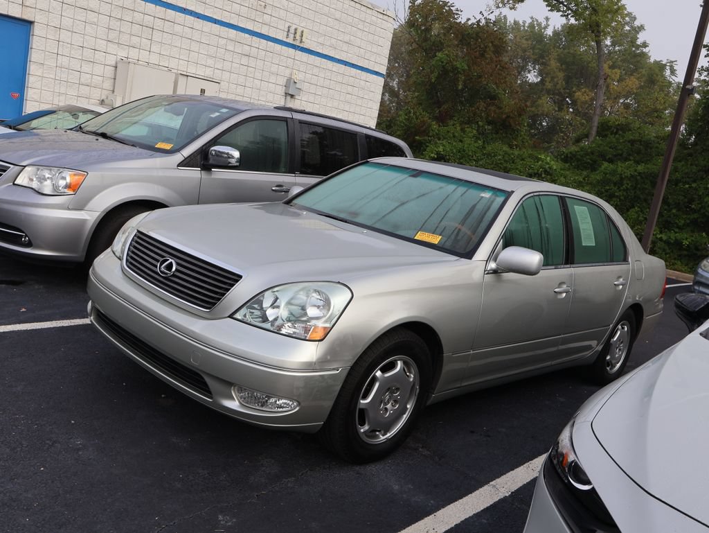 Used 2002 Lexus LS 430 RWD image 4