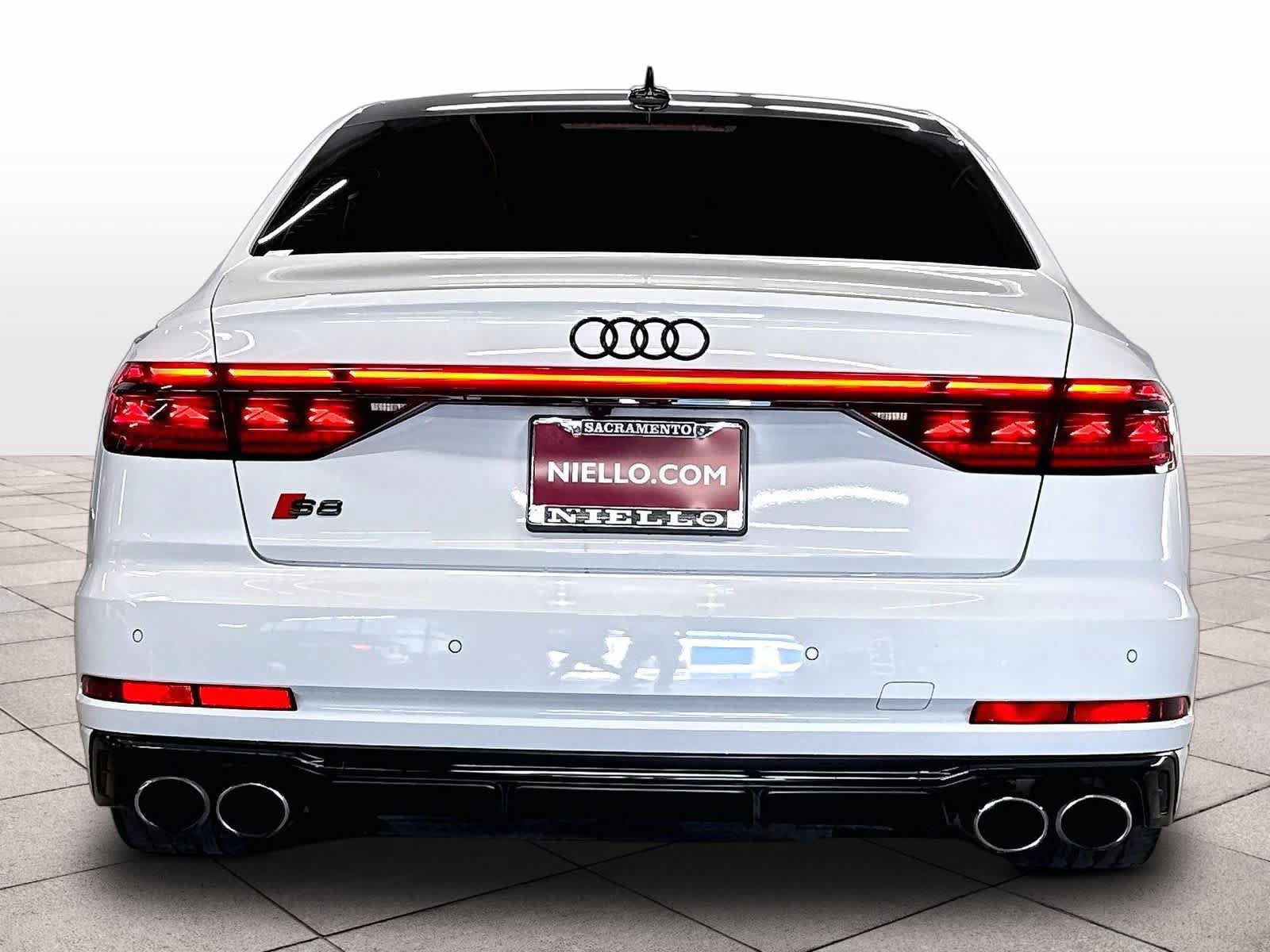 Used 2023 Audi S8 w/ S8 Comfort Plus Package AWD/4WD image 7