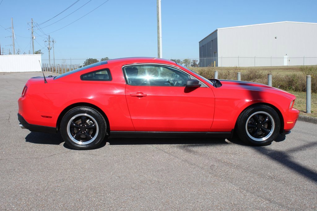 Used 2011 Ford Mustang Premium image 14
