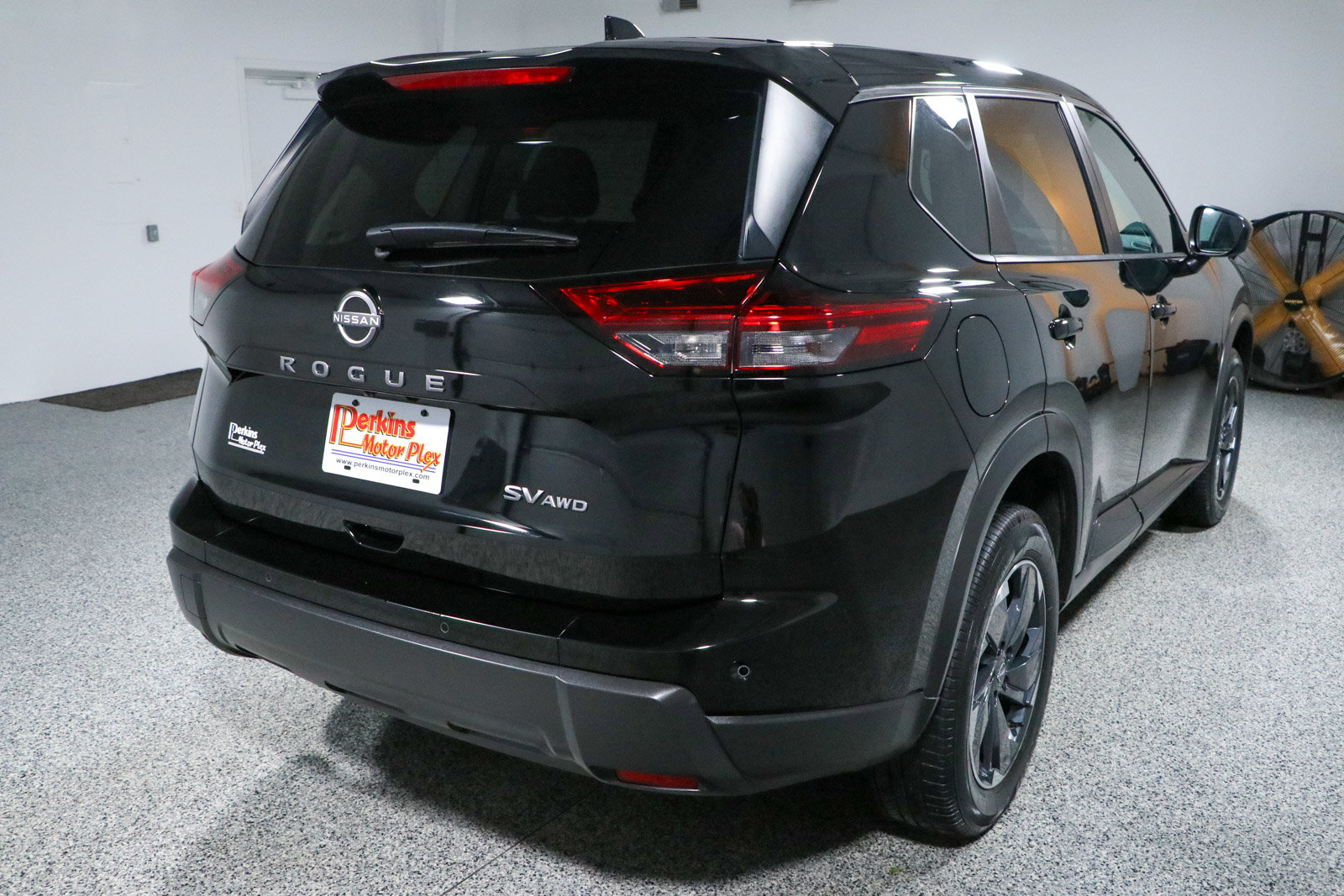 Used 2024 Nissan Rogue SV AWD/4WD image 7