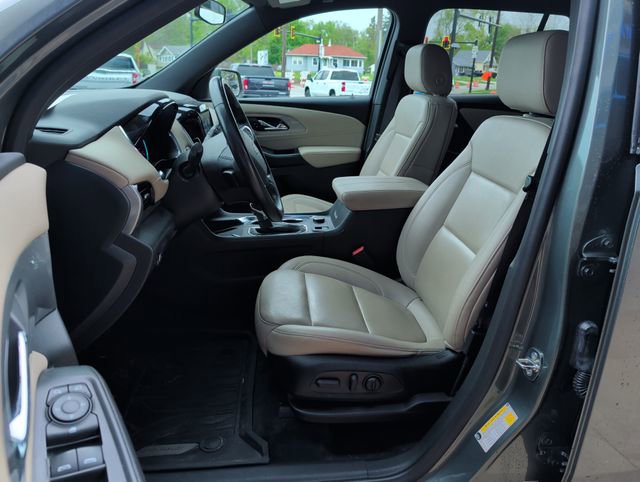 Used 2022 Chevrolet Traverse LT AWD/4WD image 11