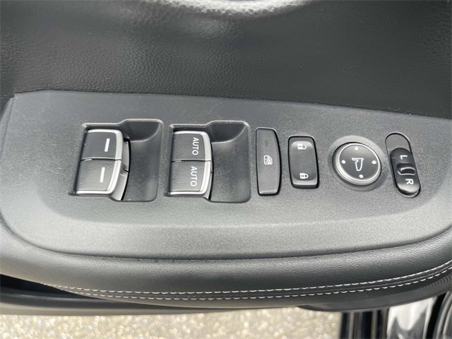 Used 2023 Honda HR-V EX-L image 16