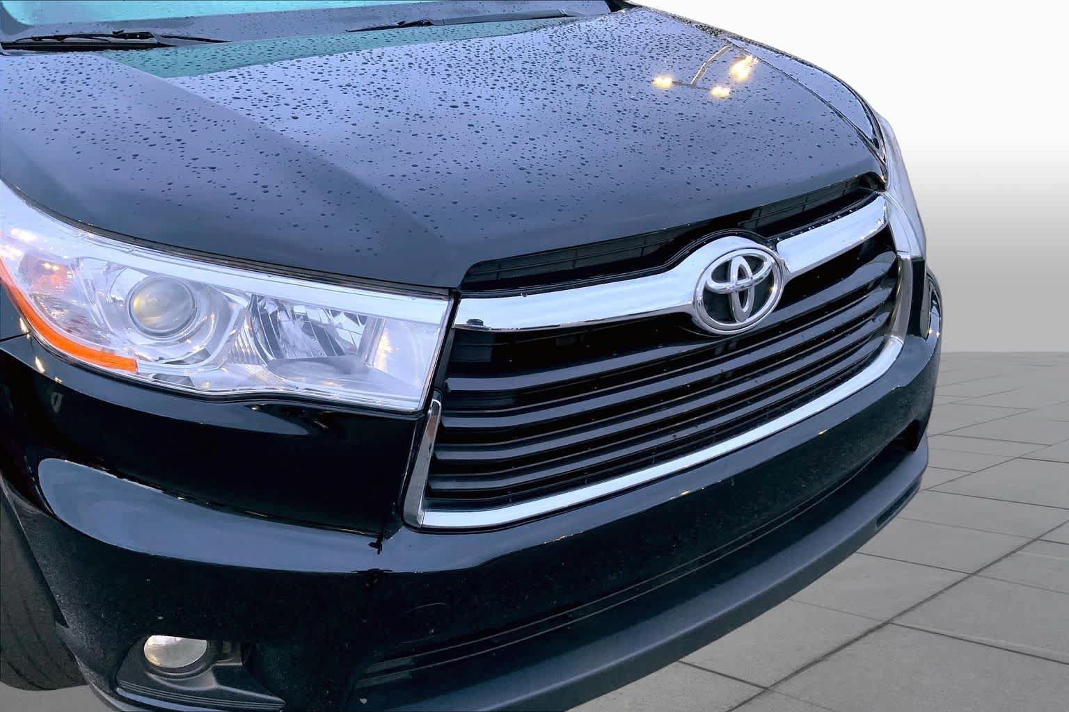 Used 2014 Toyota Highlander Plus FWD image 29