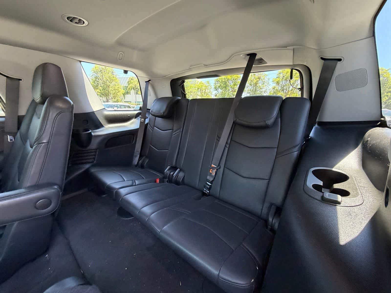 Used 2020 Cadillac Escalade Premium Luxury AWD/4WD image 5
