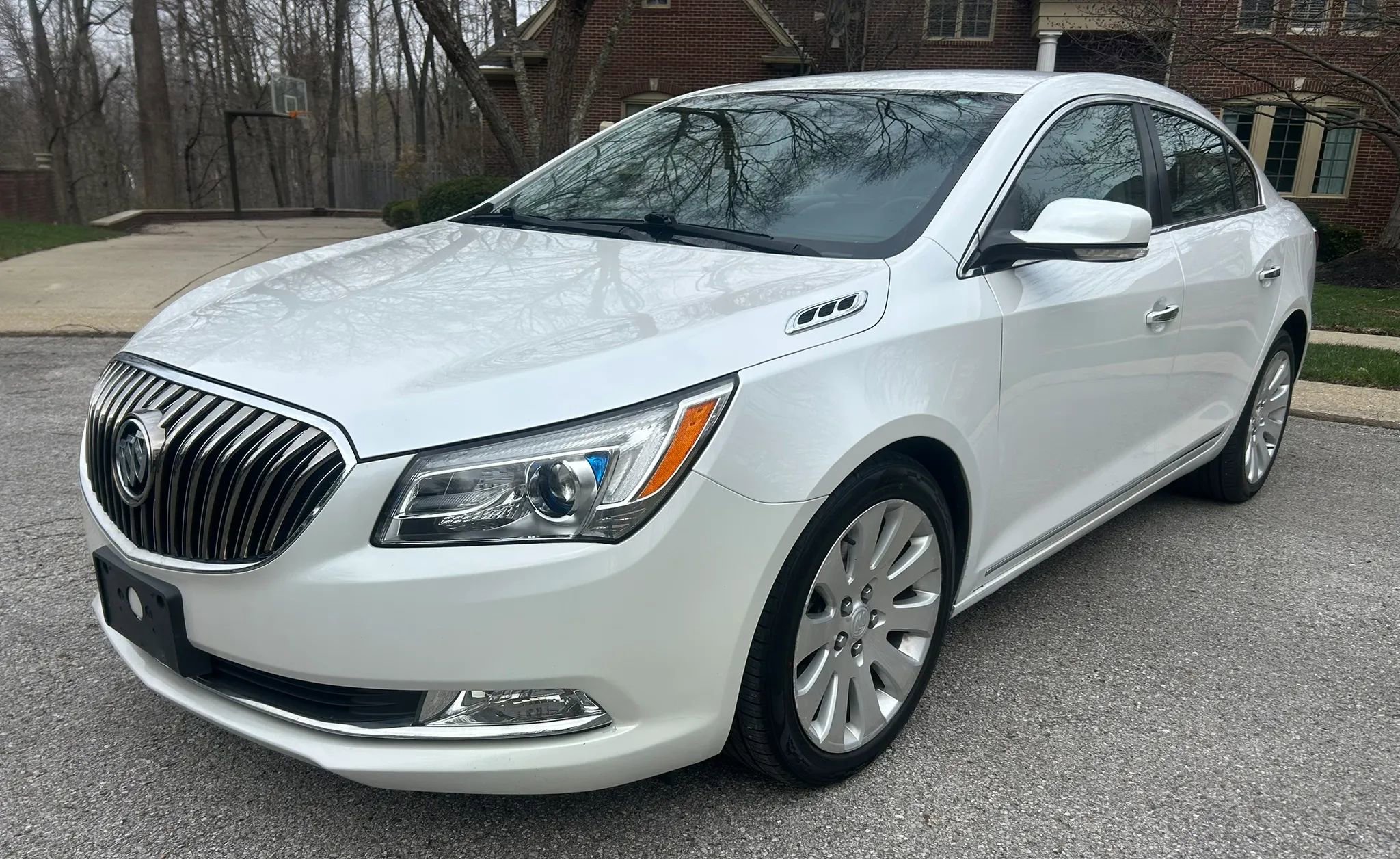 Used 2016 Buick LaCrosse Leather AWD/4WD image 3