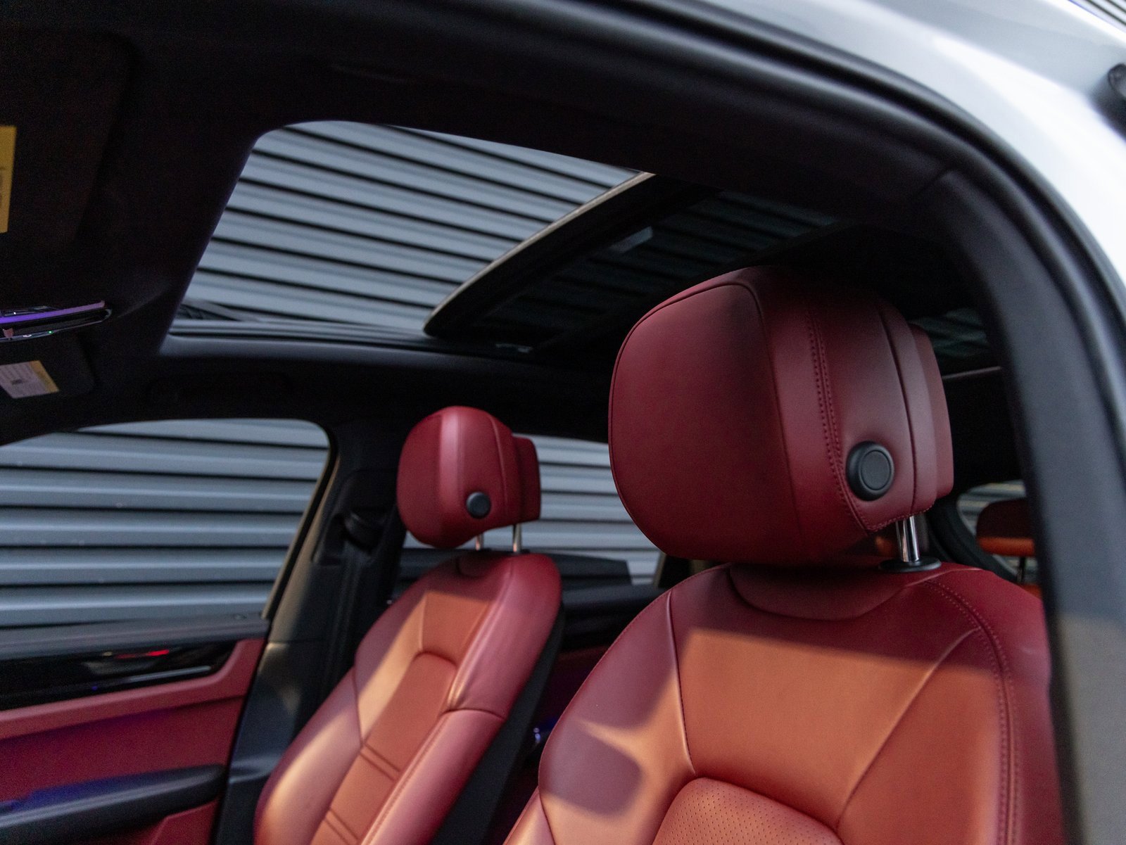 Used 2023 Porsche Cayenne image 24