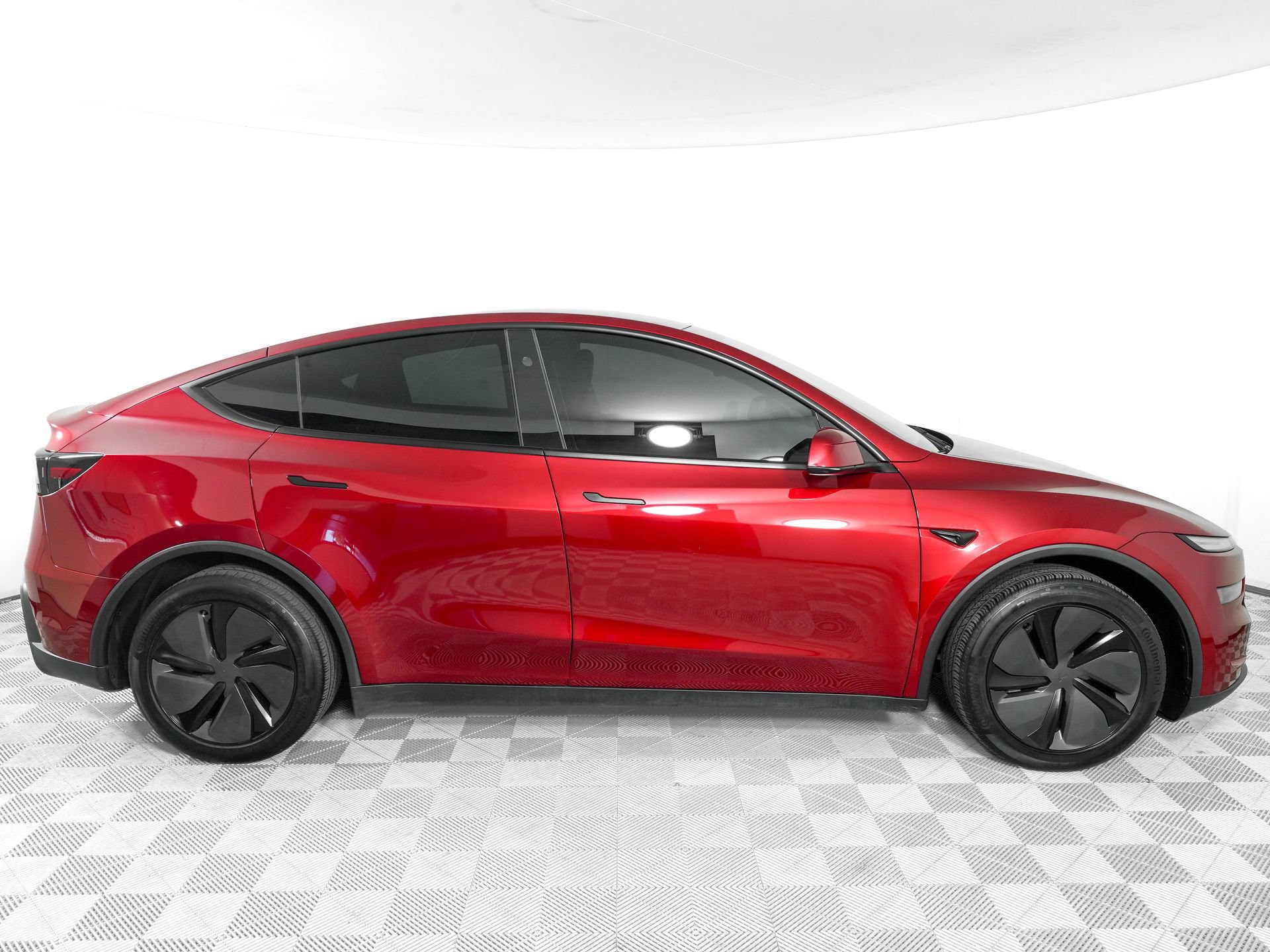 Used 2026 Tesla Model Y 2WD image 4