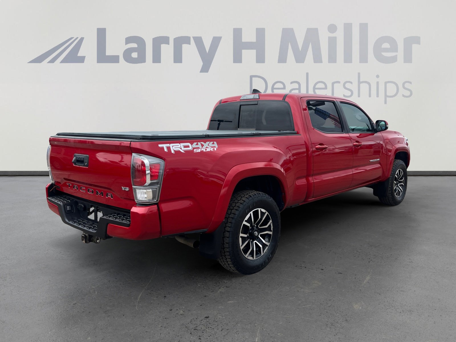 Used 2021 Toyota Tacoma TRD Sport AWD/4WD image 5