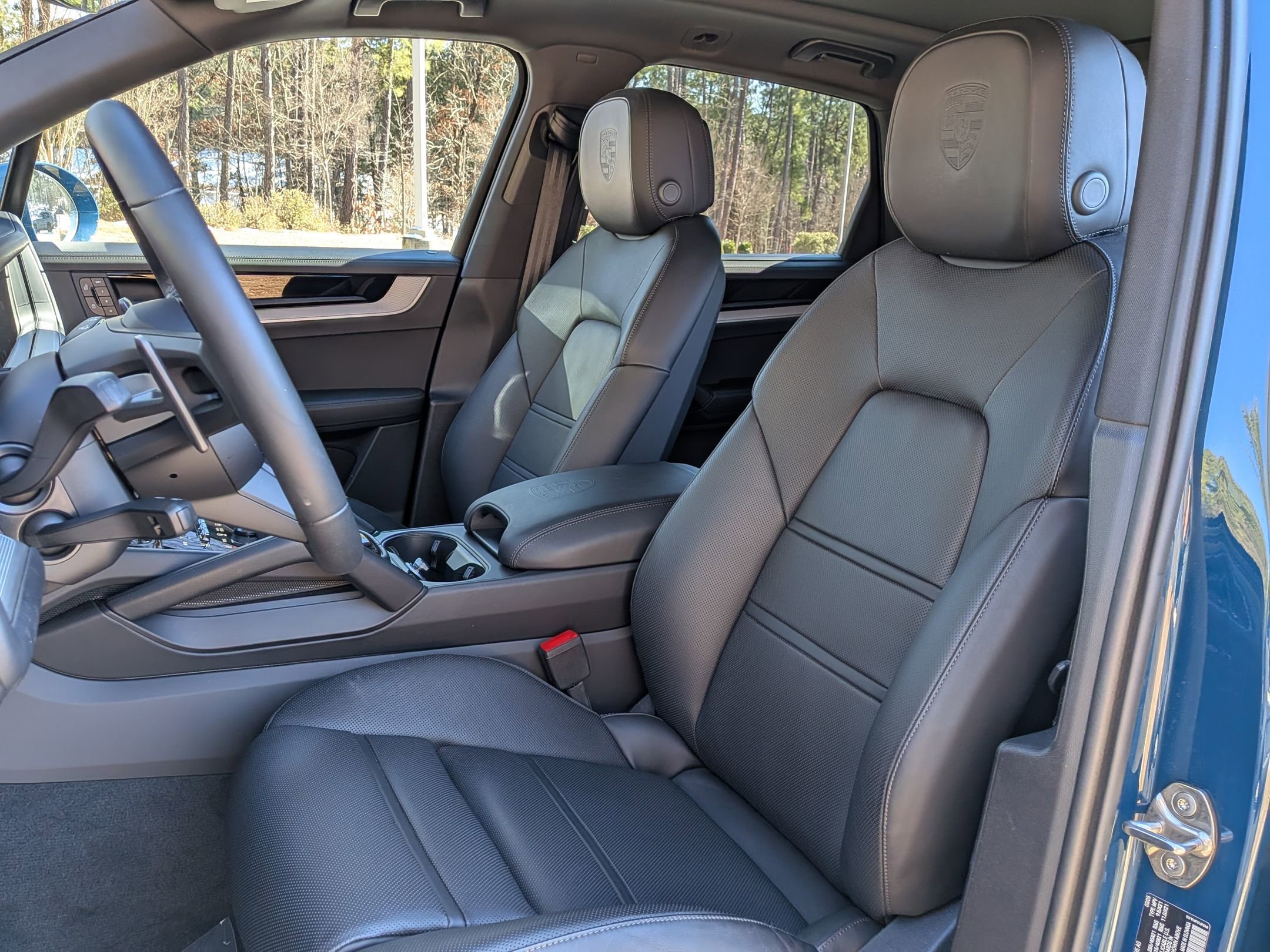Used 2025 Porsche Cayenne GTS AWD/4WD image 5