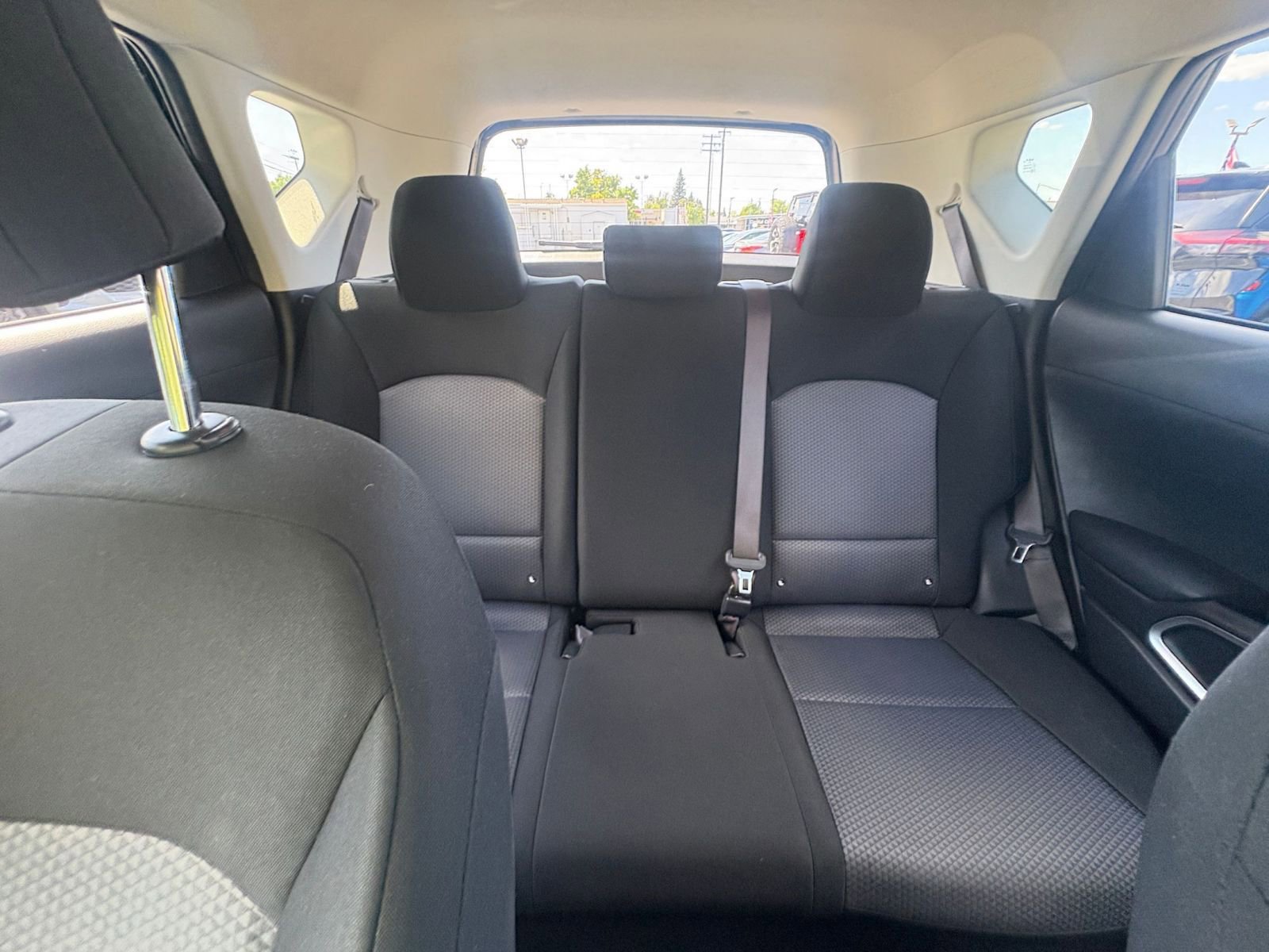 Used 2025 Kia Soul LX w/ LX Technology Package FWD image 36
