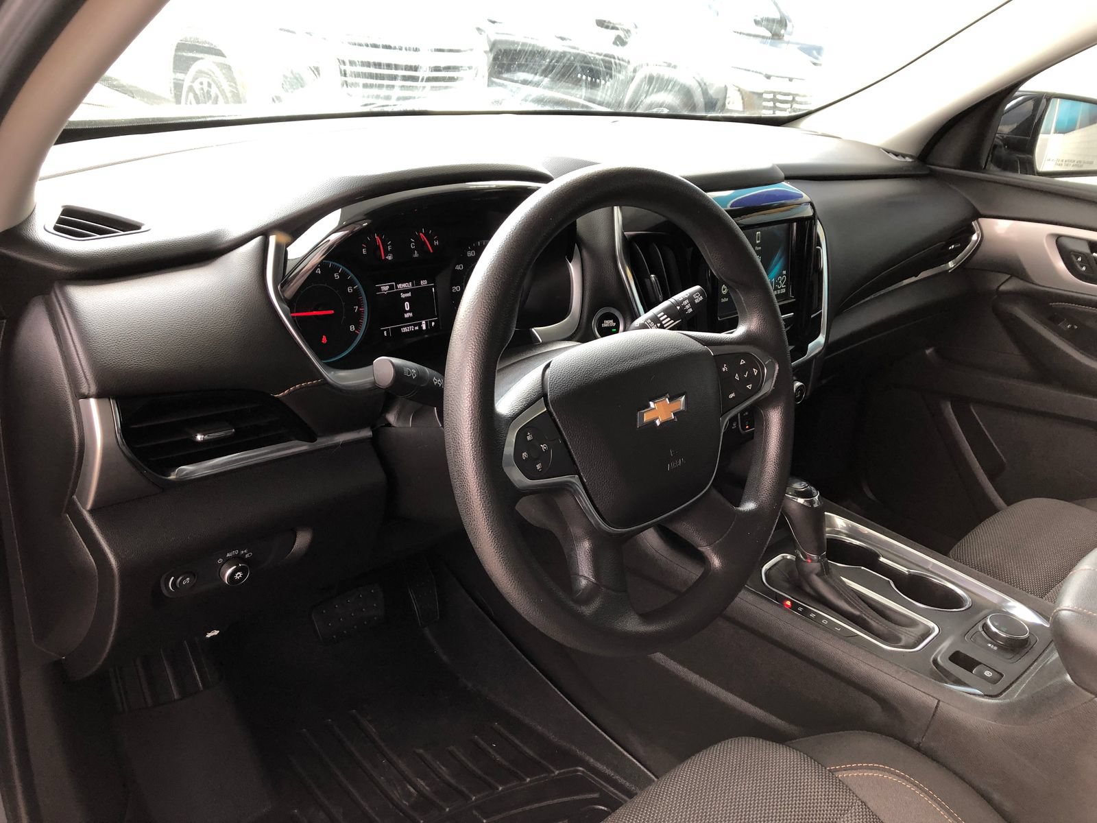 Used 2018 Chevrolet Traverse LS FWD image 18