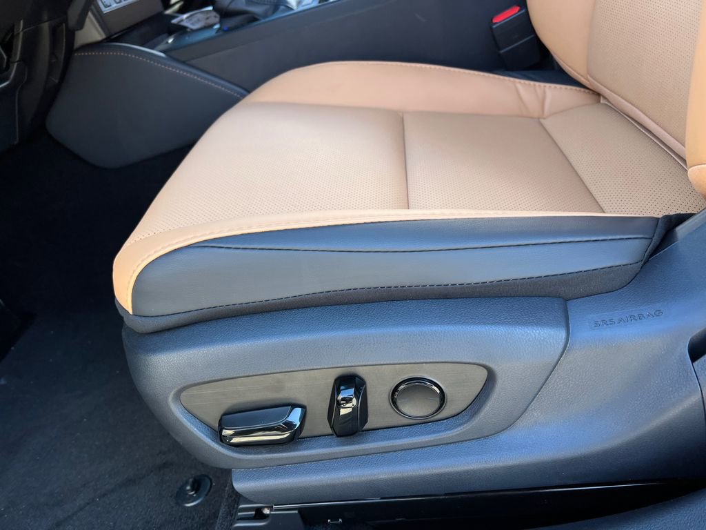 New 2025 Lexus ES 350 w/ Premium Package image 13