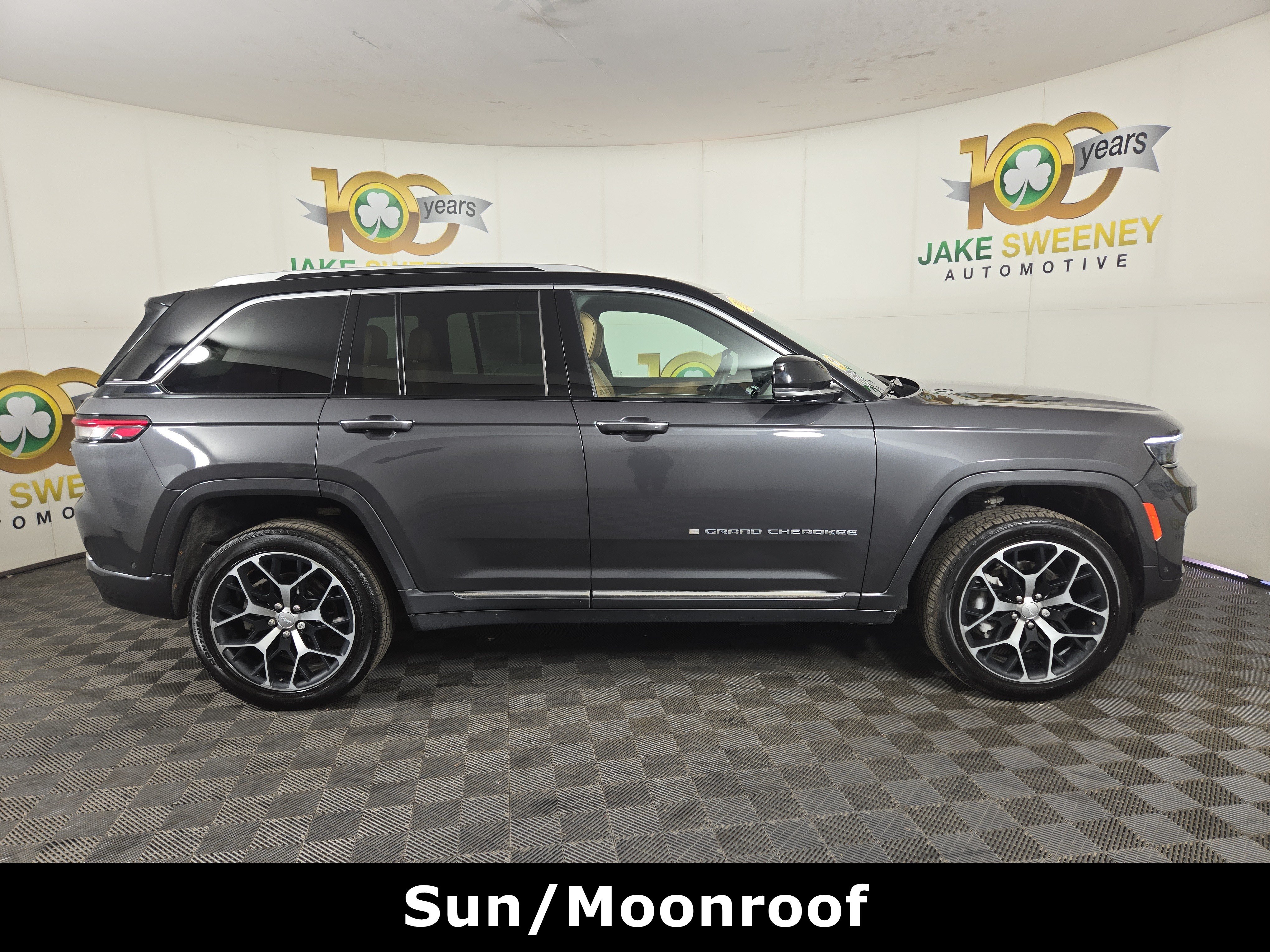 Certified 2023 Jeep Grand Cherokee Summit AWD/4WD image 11