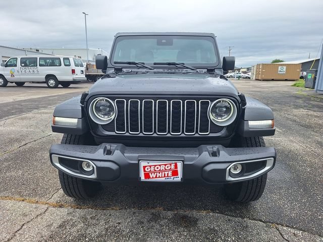 Used 2025 Jeep Wrangler Unlimited Sahara AWD/4WD image 9