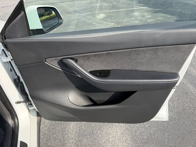 Used 2020 Tesla Model Y Long Range AWD/4WD image 25