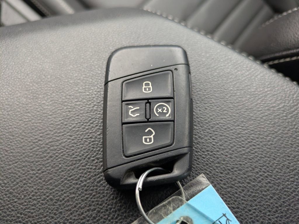 Used 2023 Volkswagen Jetta SE FWD image 29