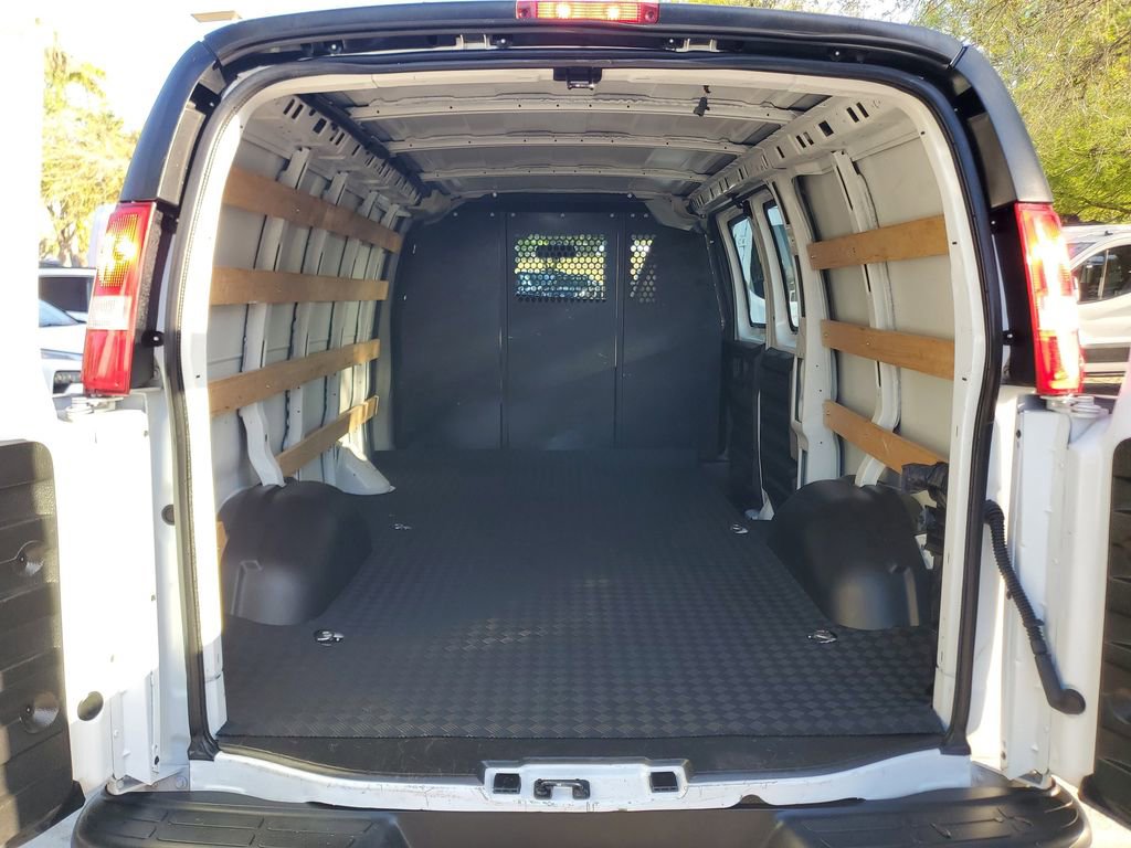 Used 2024 Chevrolet Express 2500 w/ Driver Convenience Package RWD image 12