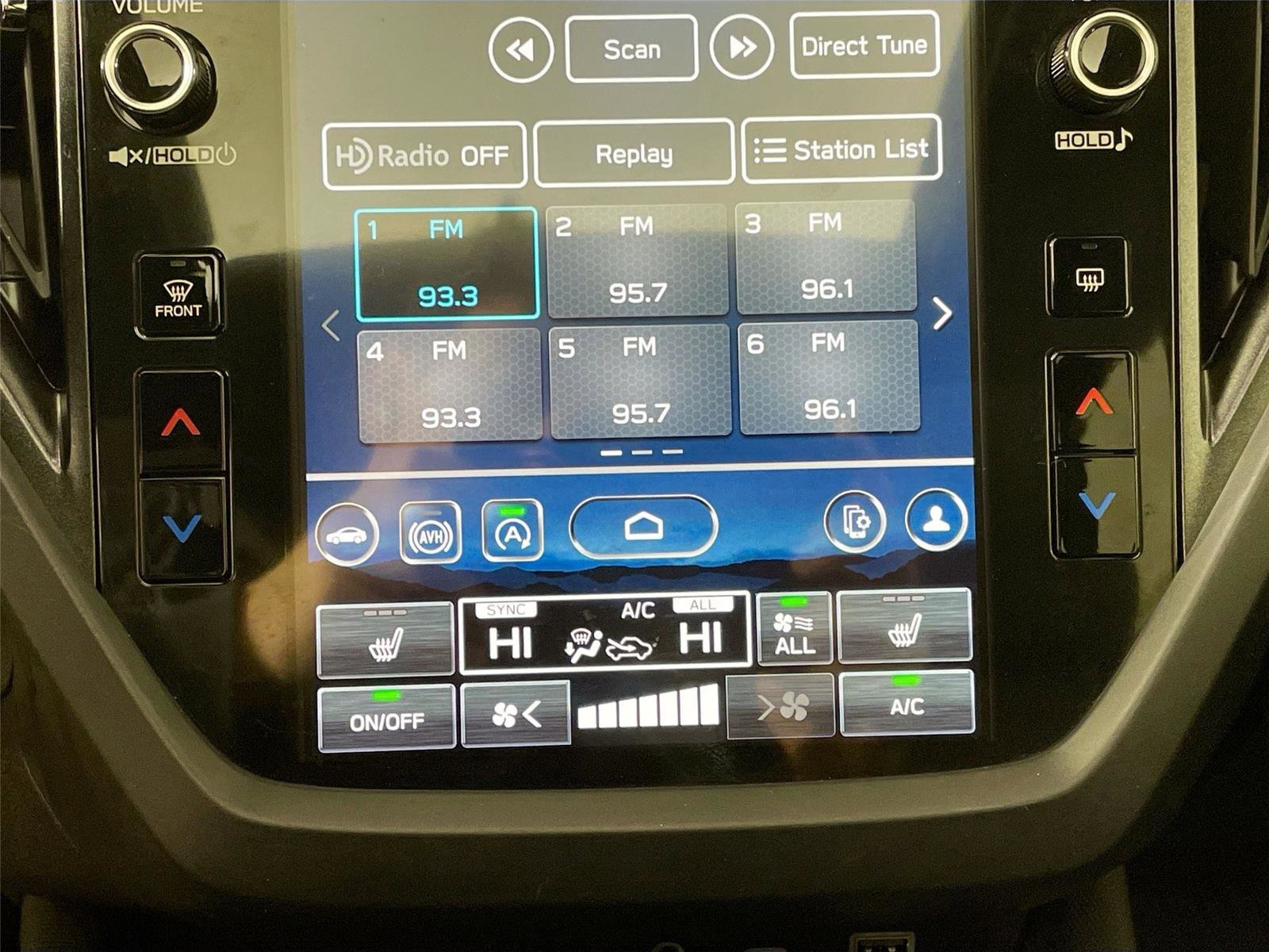 Used 2025 Subaru Forester Premium image 9