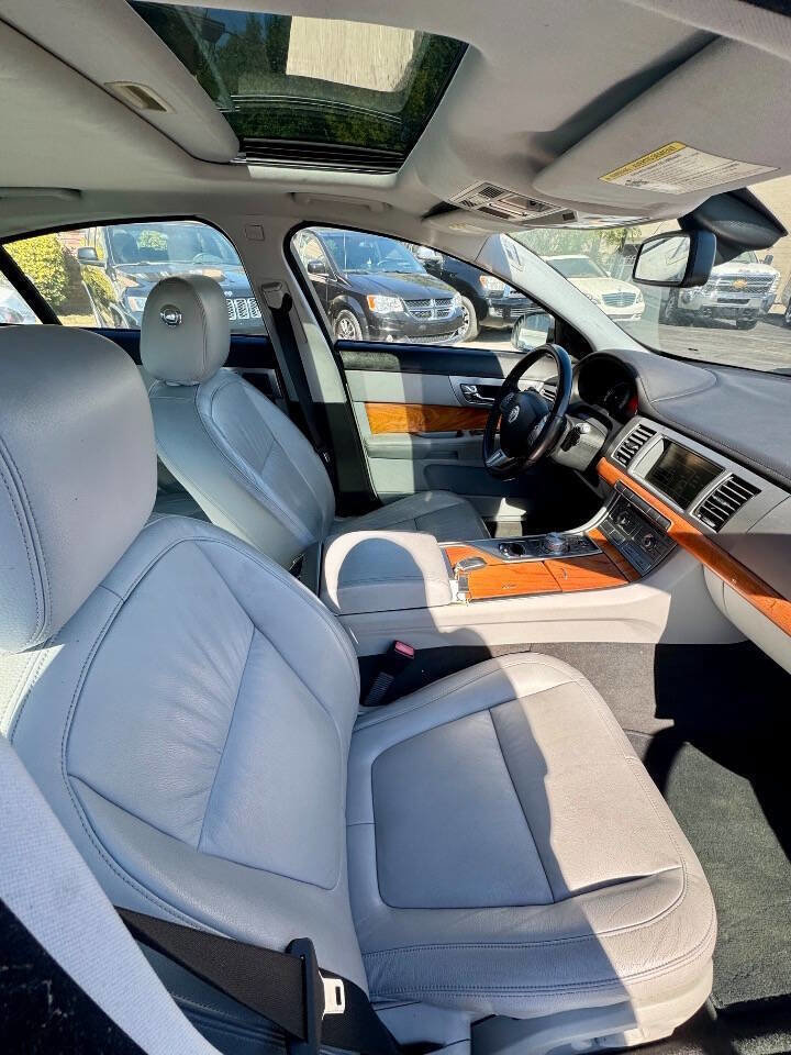 Used 2010 Jaguar XF Luxury image 19