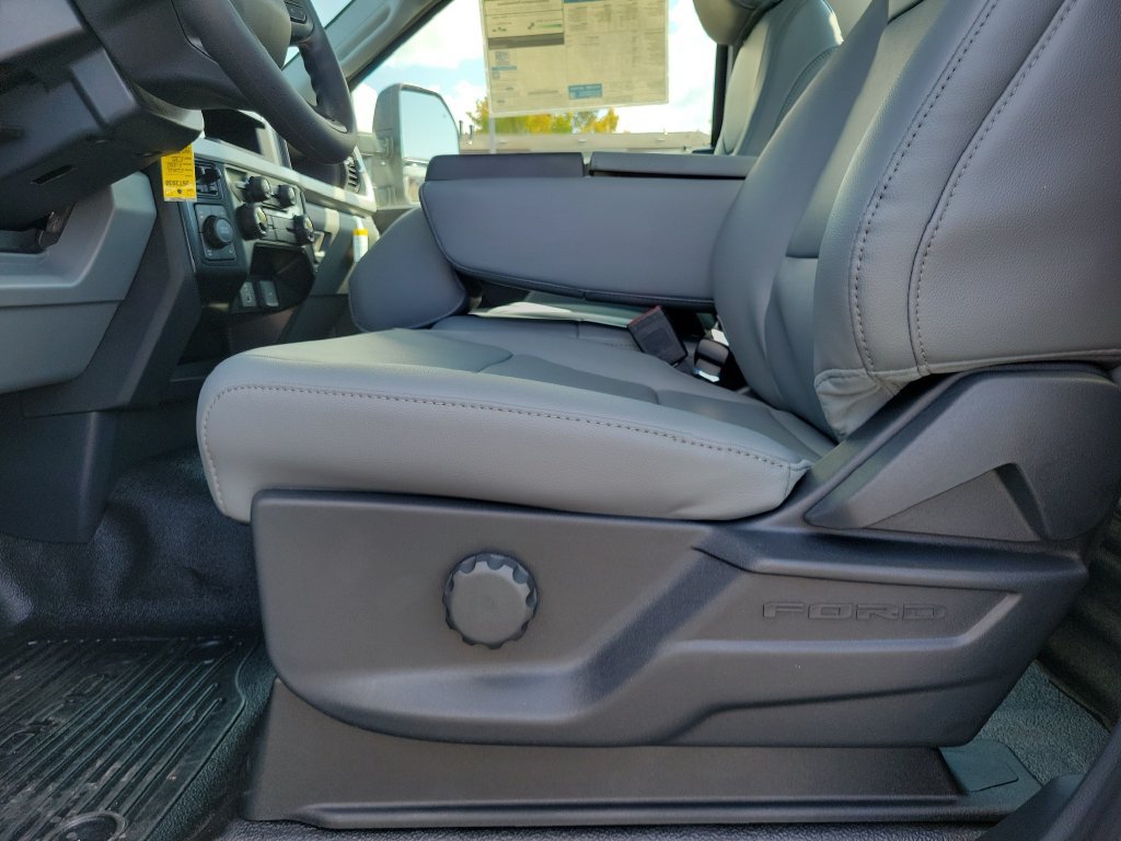 New 2026 Ford F350 XL w/ FX4 Off-Road Package AWD/4WD image 16