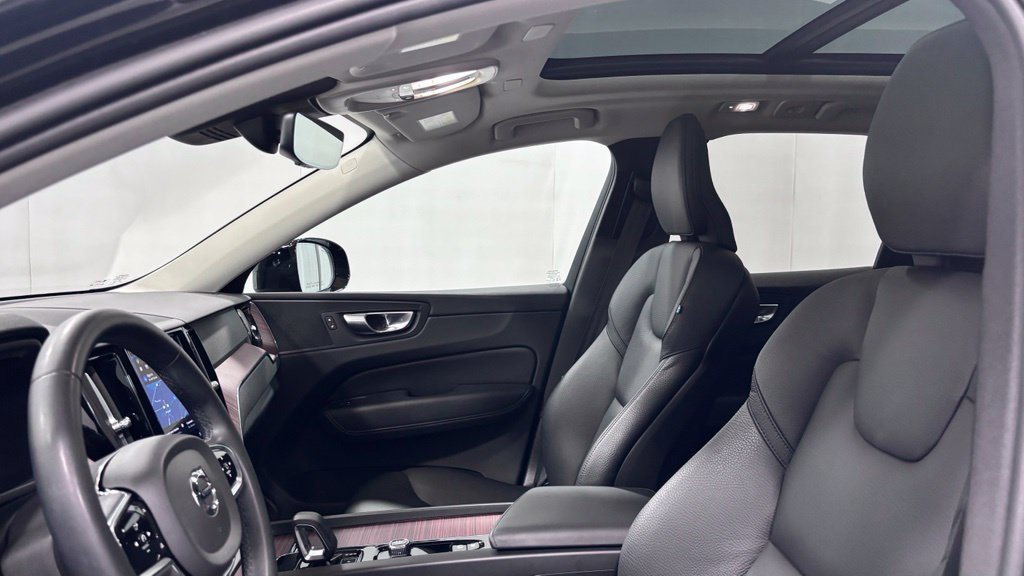 Certified 2024 Volvo XC60 B5 Plus w/ Protection Package Premier AWD/4WD image 12
