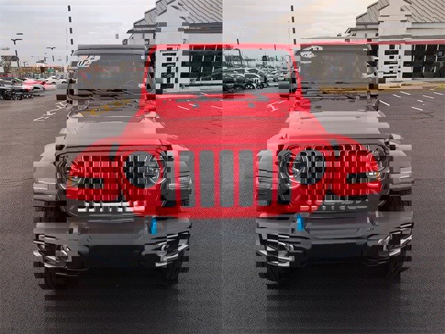 Used 2022 Jeep Wrangler Unlimited Sahara image 2