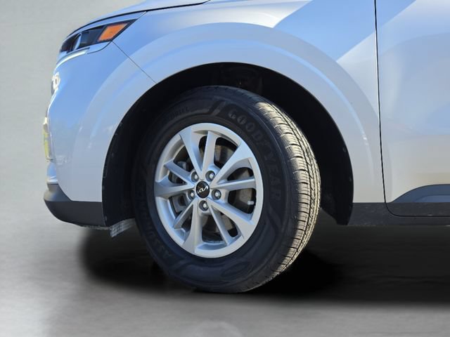 Used 2023 Kia Carnival LX FWD image 42