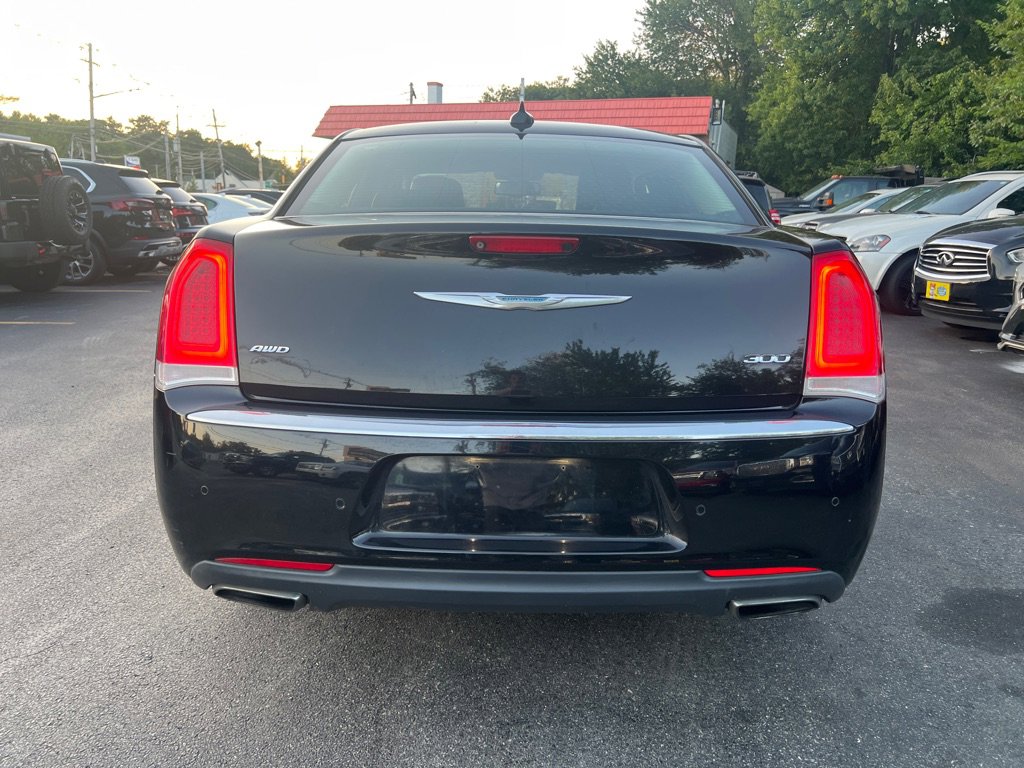 Used 2015 Chrysler 300 Limited w/ 300 Premium Group image 4